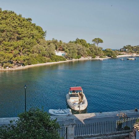 Averto Avali Gaios Buitenkant foto