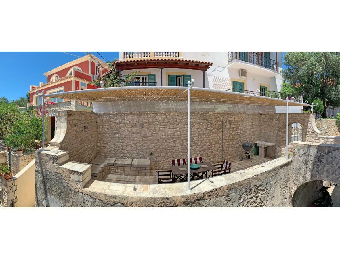 Averto Avali Gaios Buitenkant foto
